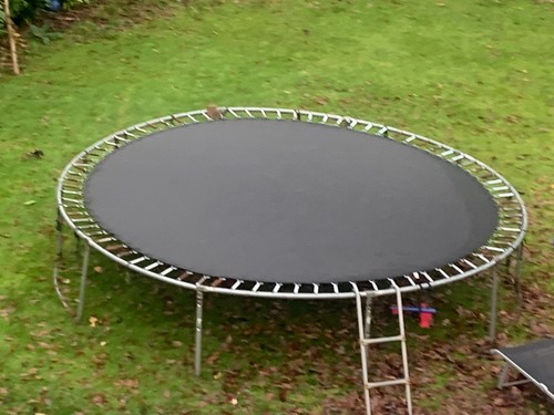 Trampoline mat